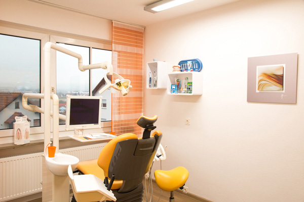 Praxis-Zimmer-Orange2.jpg