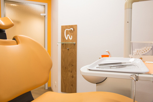 Praxis-Zimmer-Orange3.jpg